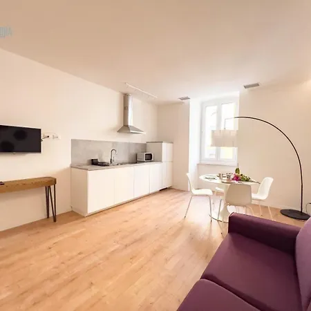 Lazzaretto Vecchio 22 Tirabora Short Rent Apartamento Trieste