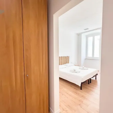 Lazzaretto Vecchio 22 Tirabora Short Rent *