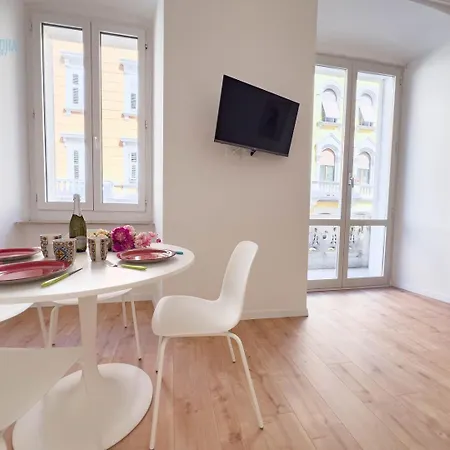 Lazzaretto Vecchio 22 Tirabora Short Rent Апартаменти Трієст